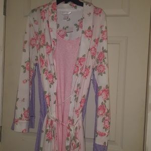 🌚Adonna night gown with robe.🌚